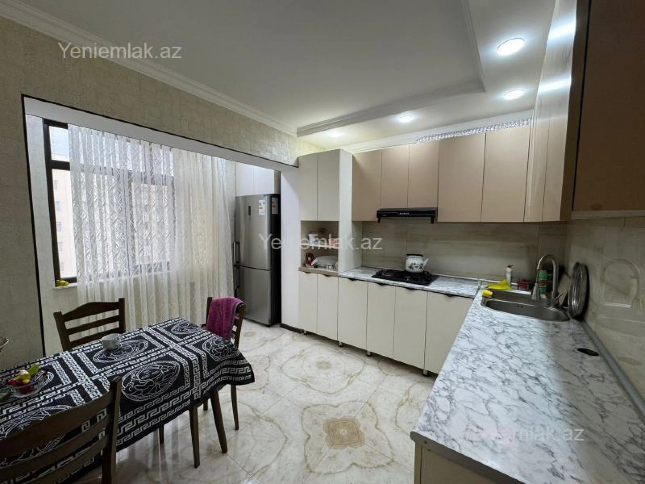 Satılır 5 otaqlı köhnə tikili 120 m²