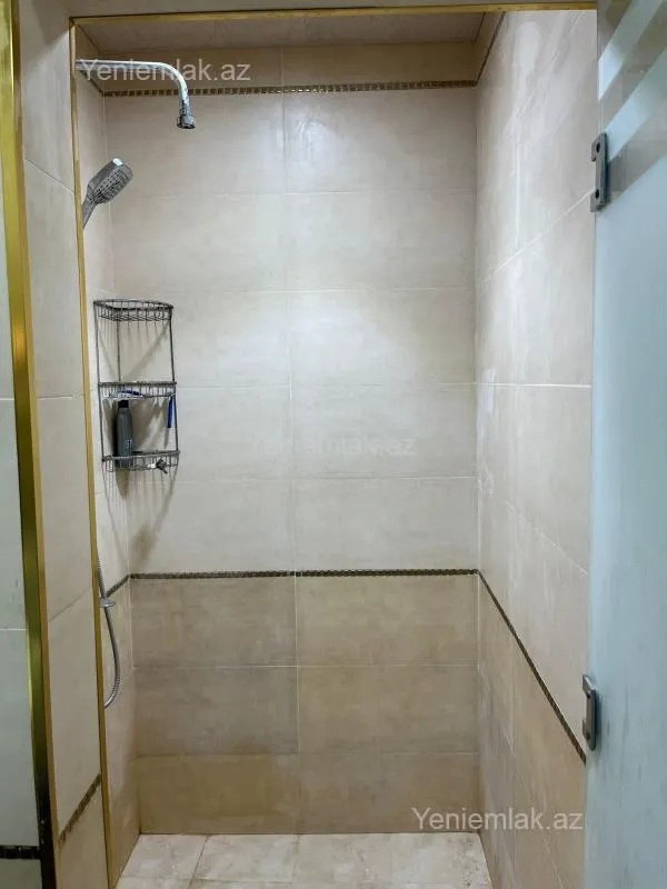 Satılır 5 otaqlı köhnə tikili 120 m²