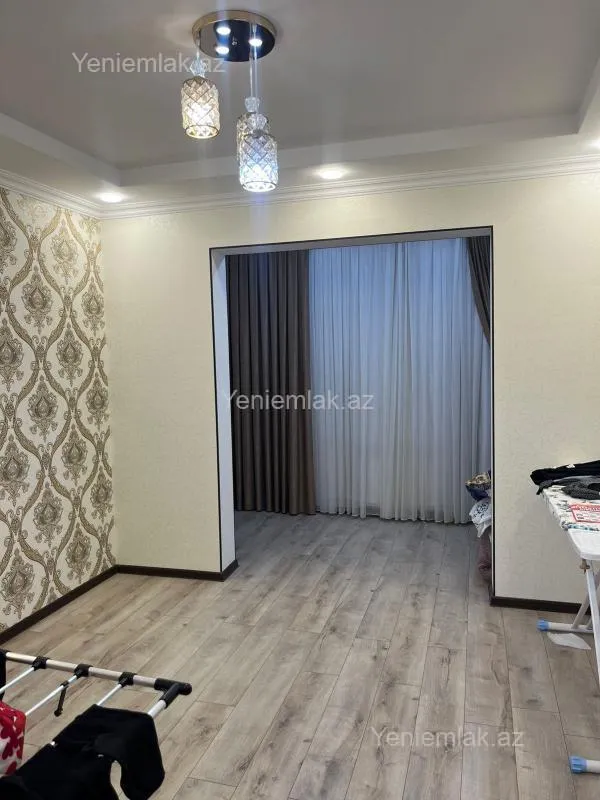 Satılır 5 otaqlı köhnə tikili 120 m²