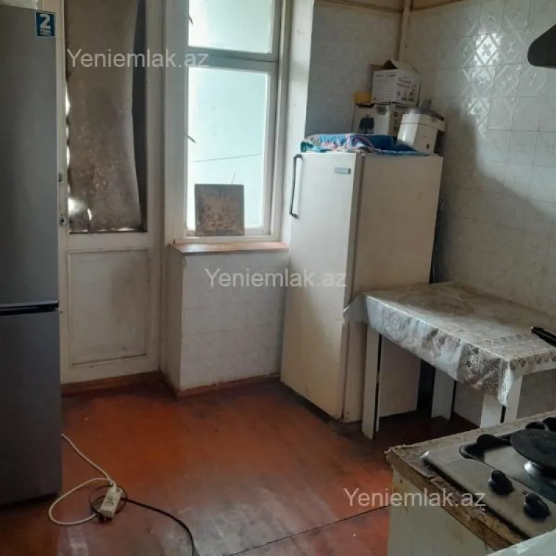 Satılır 3 otaqlı köhnə tikili 70 m²