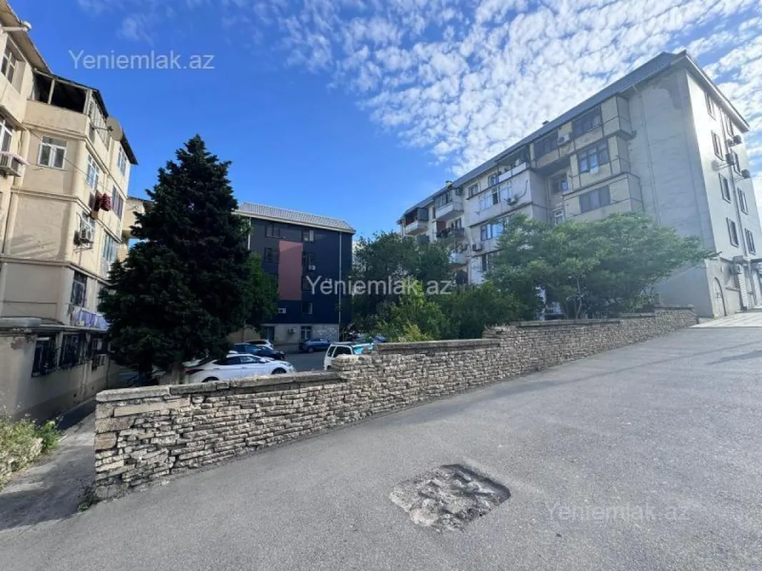 Satılır 3 otaqlı köhnə tikili 75 m²