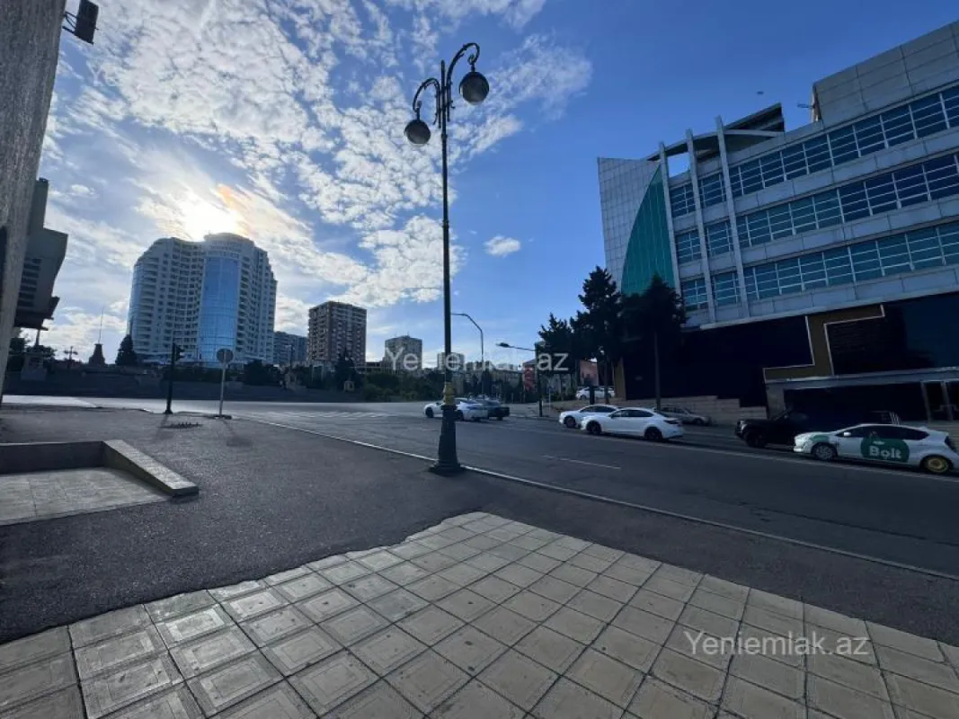 Satılır 3 otaqlı köhnə tikili 75 m²