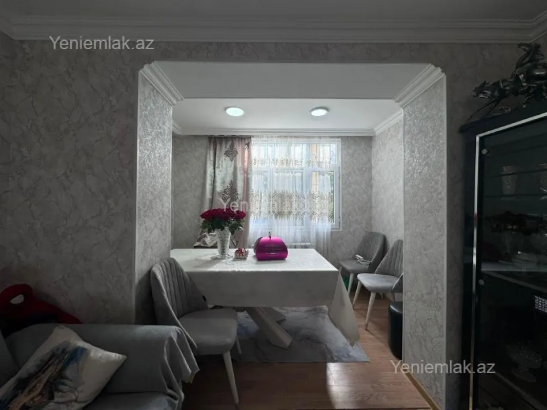 Satılır 3 otaqlı köhnə tikili 75 m²