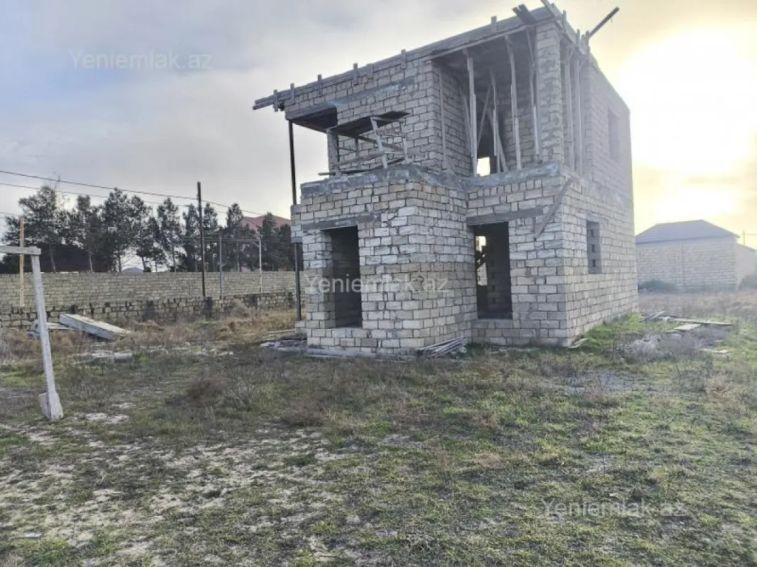 Satılır 7 otaqlı həyət evi 210 m²