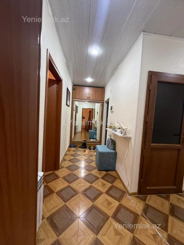 Satılır 4 otaqlı köhnə tikili 80 m²