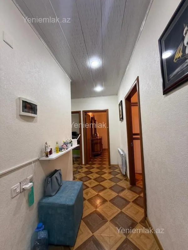 Satılır 4 otaqlı köhnə tikili 80 m²