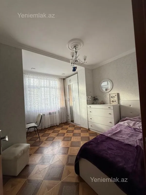 Satılır 4 otaqlı köhnə tikili 80 m²
