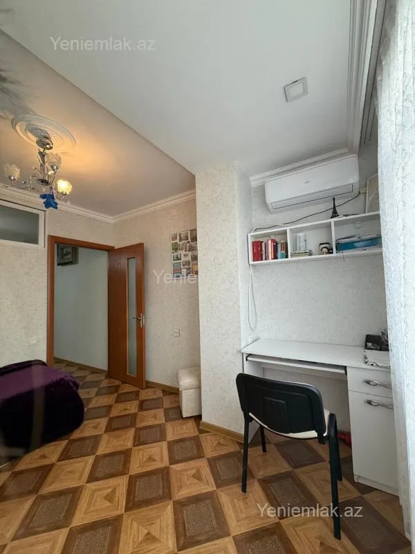 Satılır 4 otaqlı köhnə tikili 80 m²