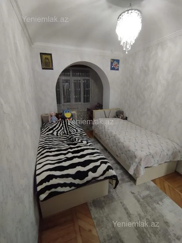 Satılır 3 otaqlı köhnə tikili 85 m²