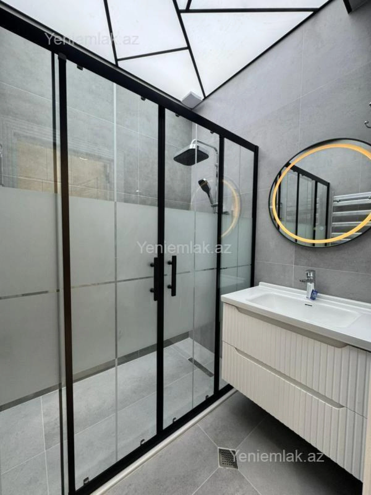 Satılır 3 otaqlı yeni tikili 105 m²