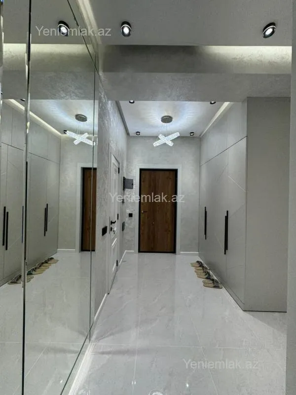Satılır 3 otaqlı yeni tikili 105 m²