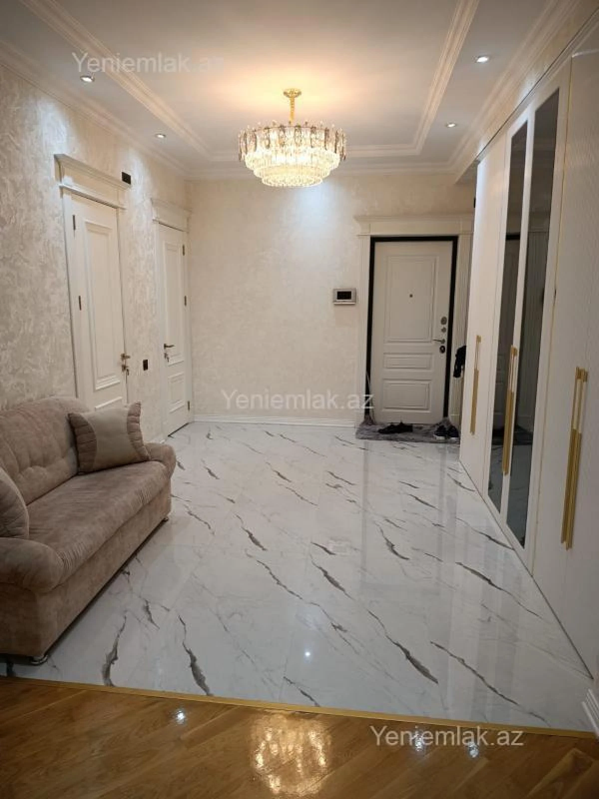Satılır 3 otaqlı yeni tikili 120 m²