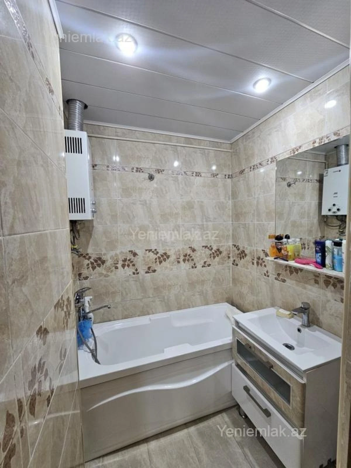 Satılır 2 otaqlı köhnə tikili 70 m²