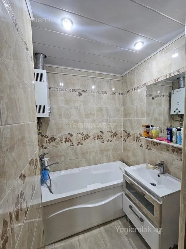 Satılır 2 otaqlı köhnə tikili 70 m²