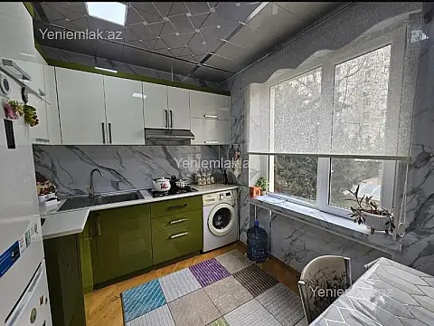 Satılır 2 otaqlı köhnə tikili 70 m²