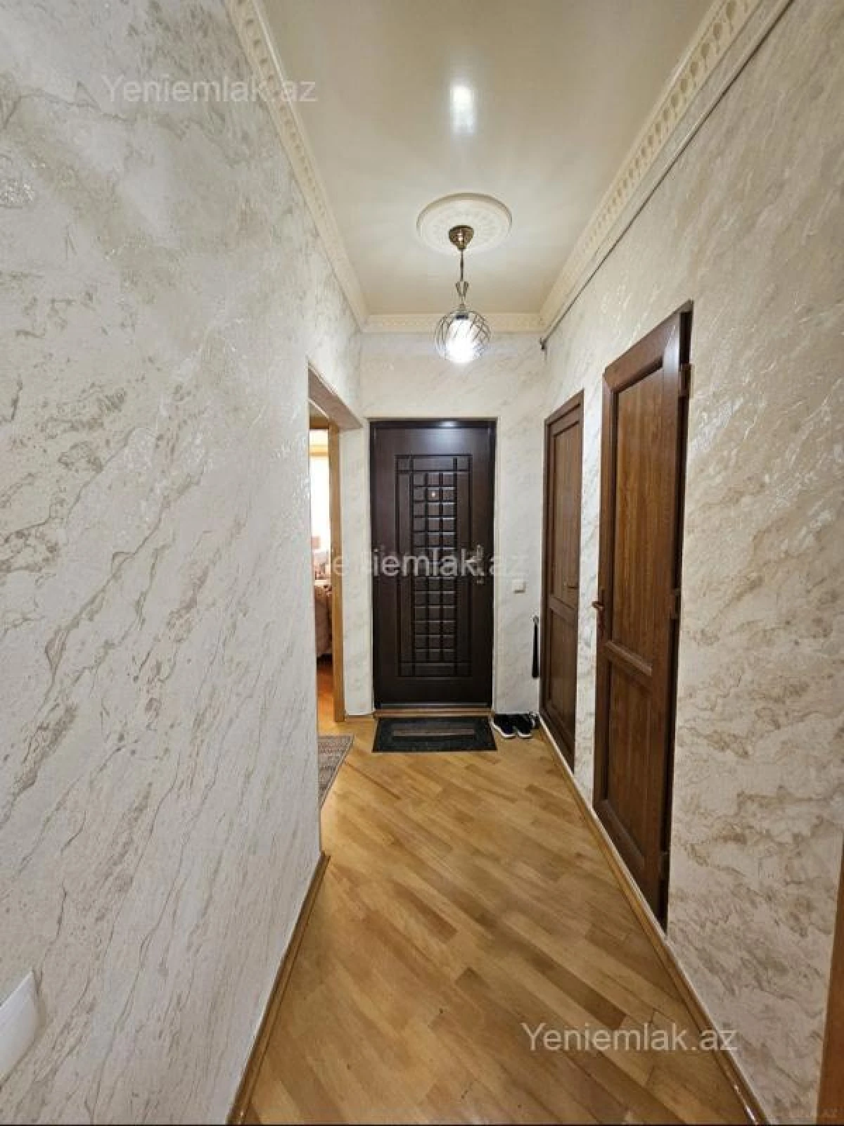 Satılır 2 otaqlı köhnə tikili 70 m²