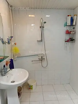 Satılır 5 otaqlı köhnə tikili 110 m²