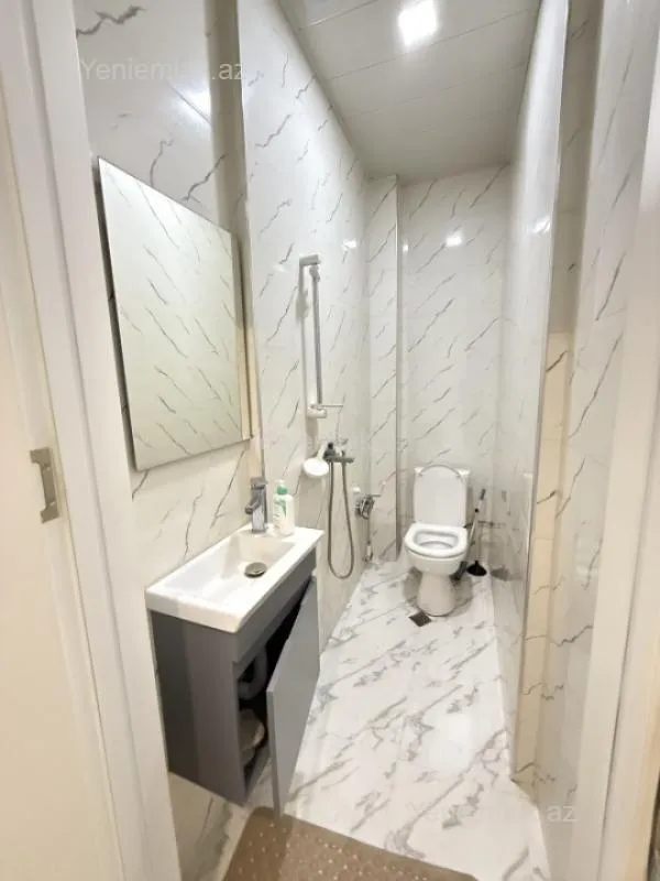 Satılır 2 otaqlı köhnə tikili 40 m²