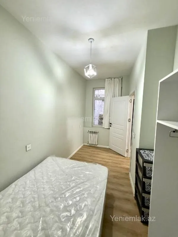 Satılır 2 otaqlı köhnə tikili 40 m²