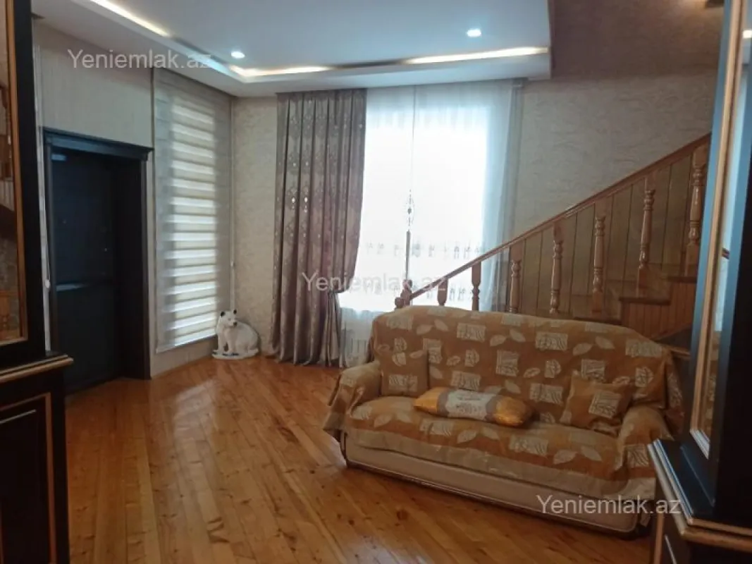 Satılır 9 otaqlı həyət evi 1000 m²