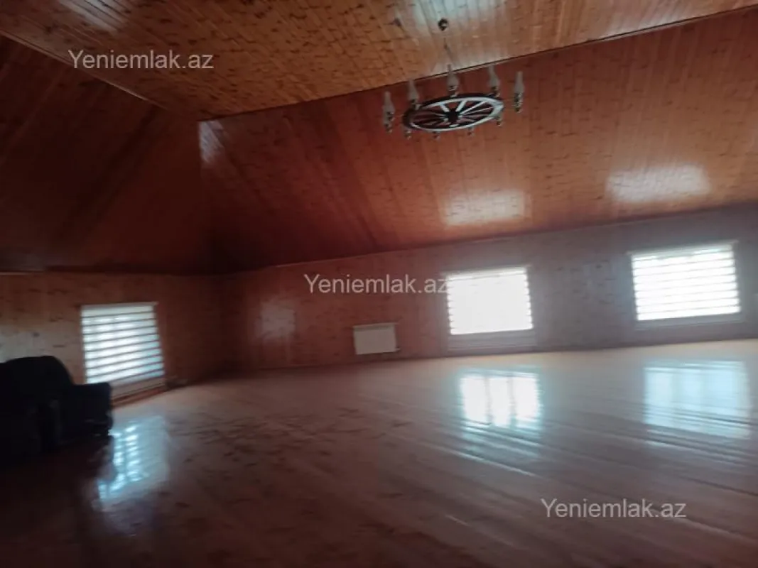 Satılır 9 otaqlı həyət evi 1000 m²