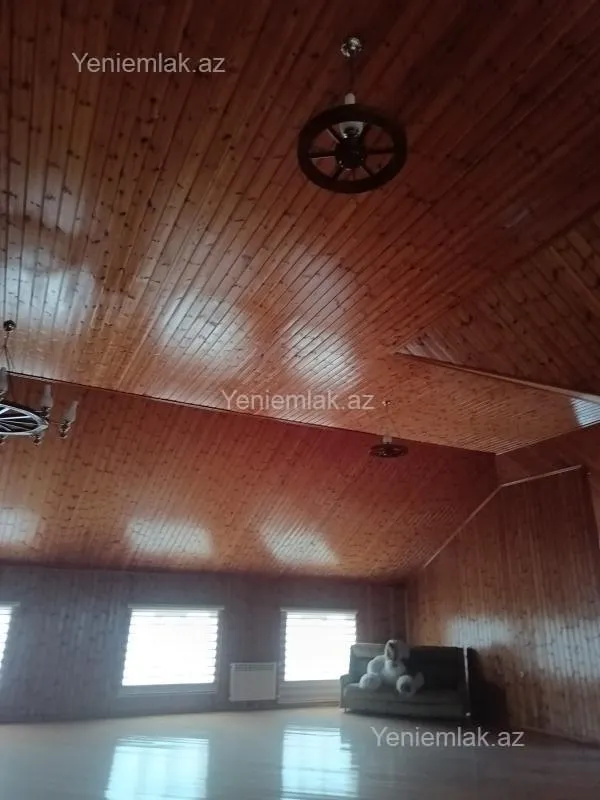 Satılır 9 otaqlı həyət evi 1000 m²