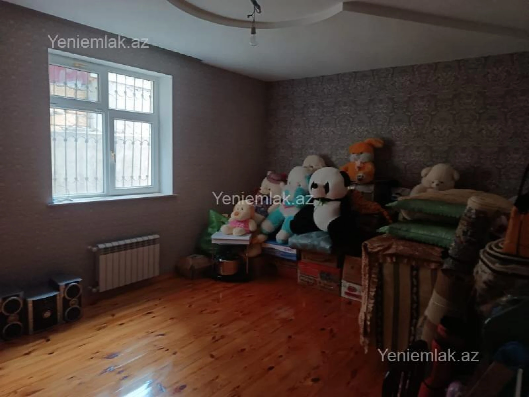Satılır 9 otaqlı həyət evi 1000 m²