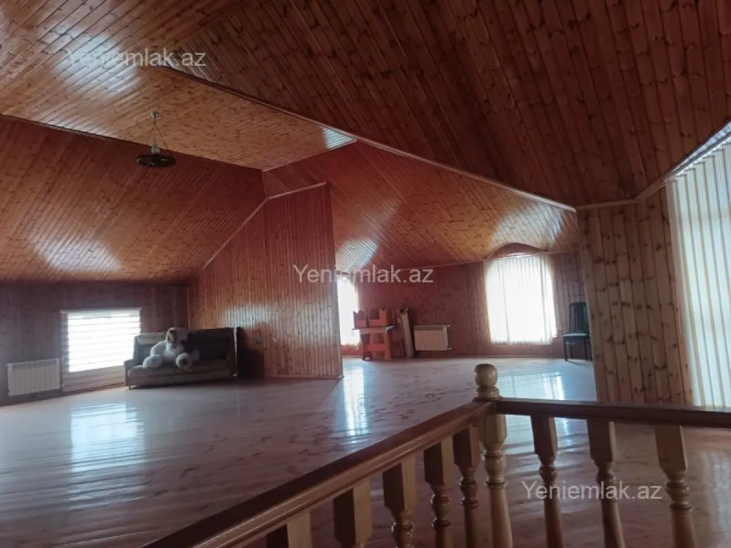 Satılır 9 otaqlı həyət evi 1000 m²