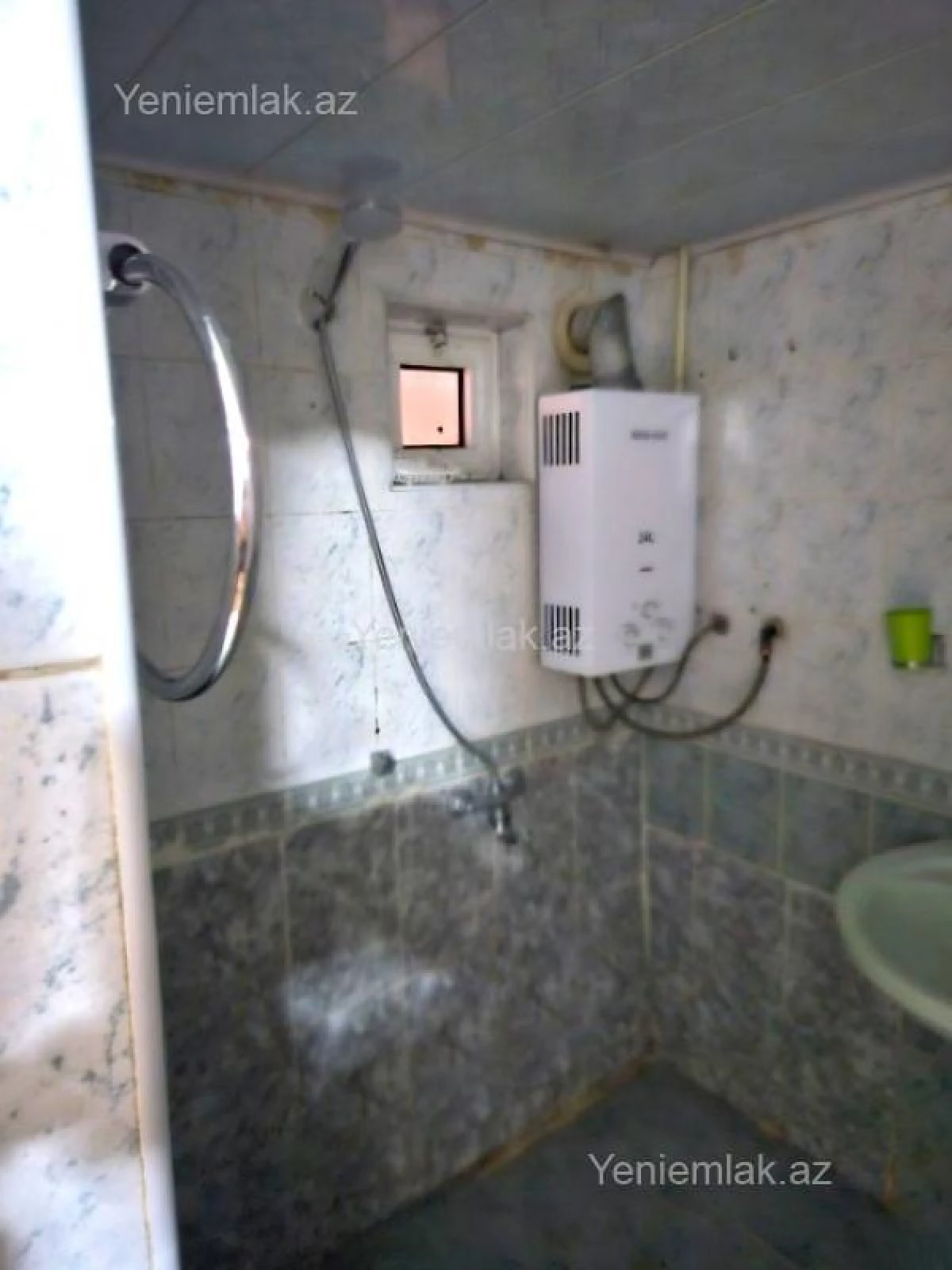 Satılır 2 otaqlı köhnə tikili 60 m²
