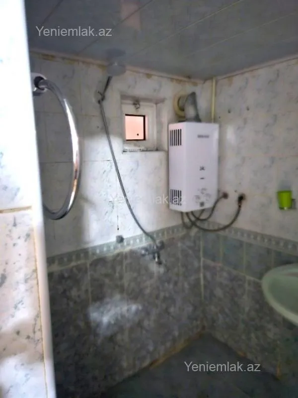 Satılır 2 otaqlı köhnə tikili 60 m²