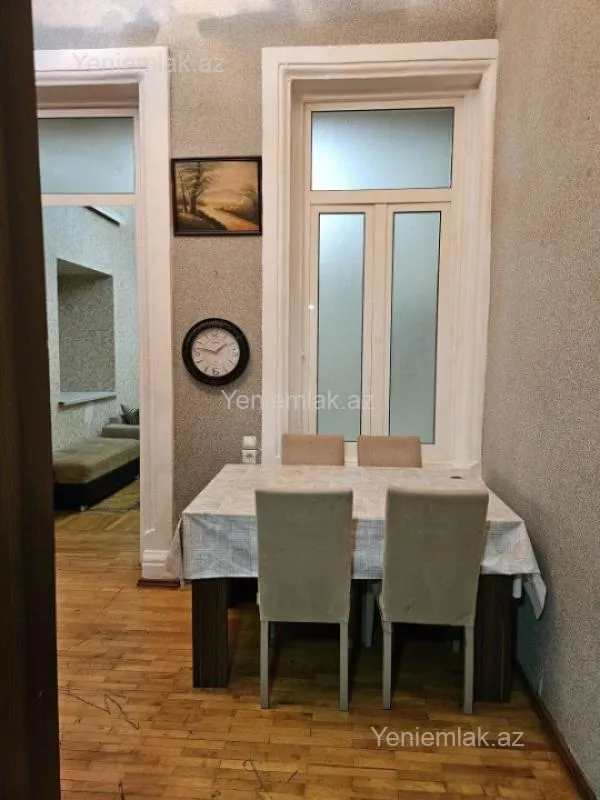 Satılır 2 otaqlı köhnə tikili 60 m²