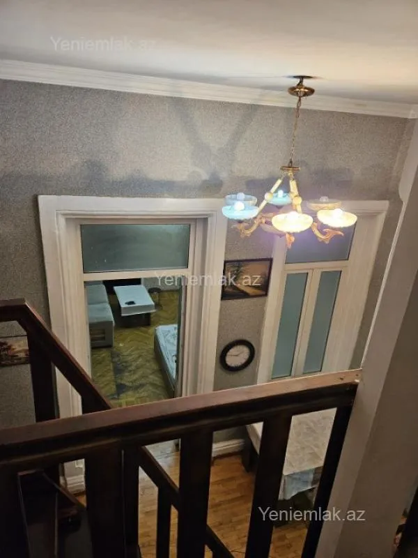 Satılır 2 otaqlı köhnə tikili 60 m²