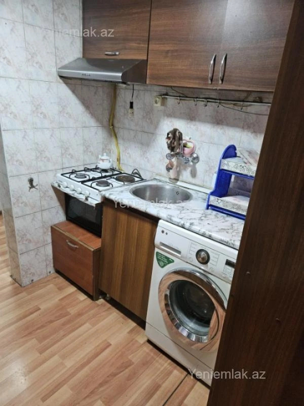 Satılır 2 otaqlı köhnə tikili 60 m²