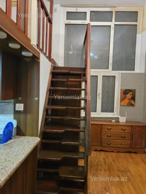 Satılır 2 otaqlı köhnə tikili 60 m²