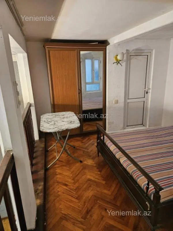 Satılır 2 otaqlı köhnə tikili 60 m²