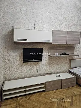 Satılır 2 otaqlı köhnə tikili 60 m²