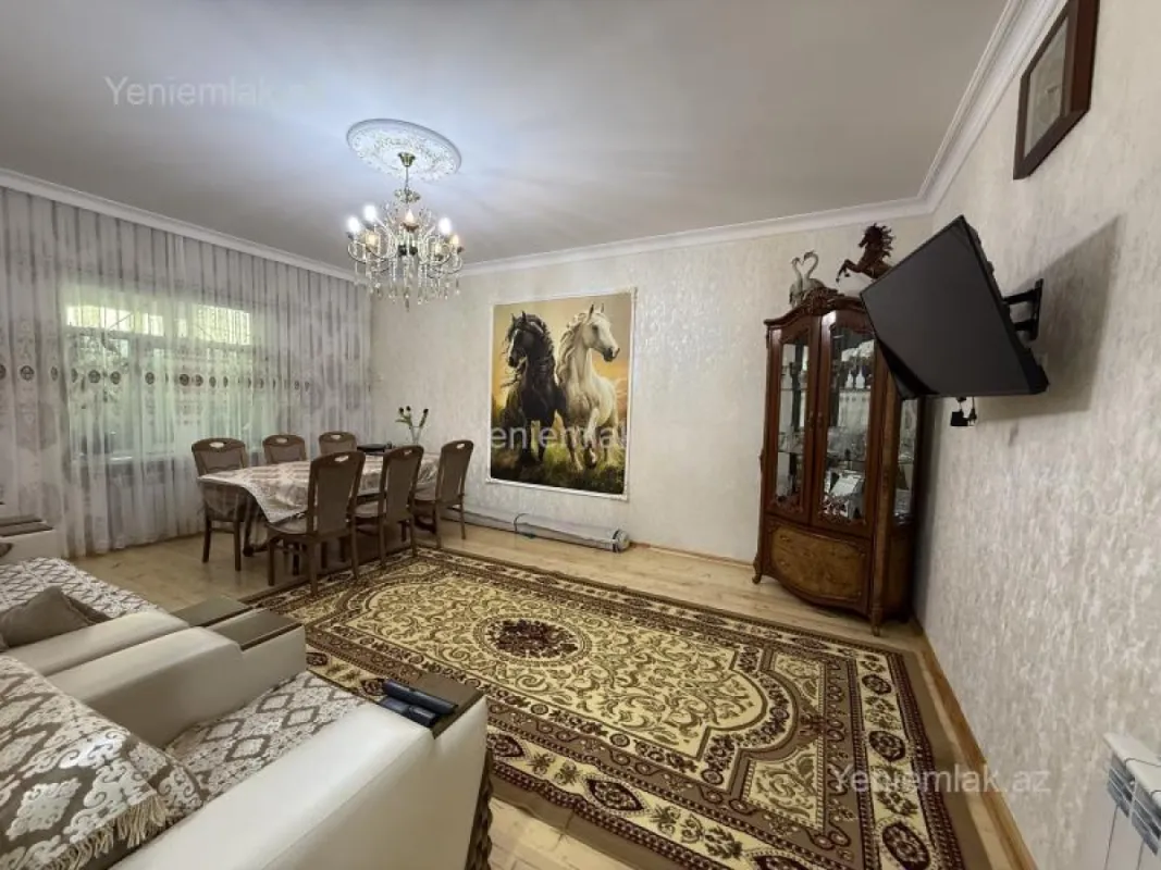 Satılır 6 otaqlı həyət evi 200 m²
