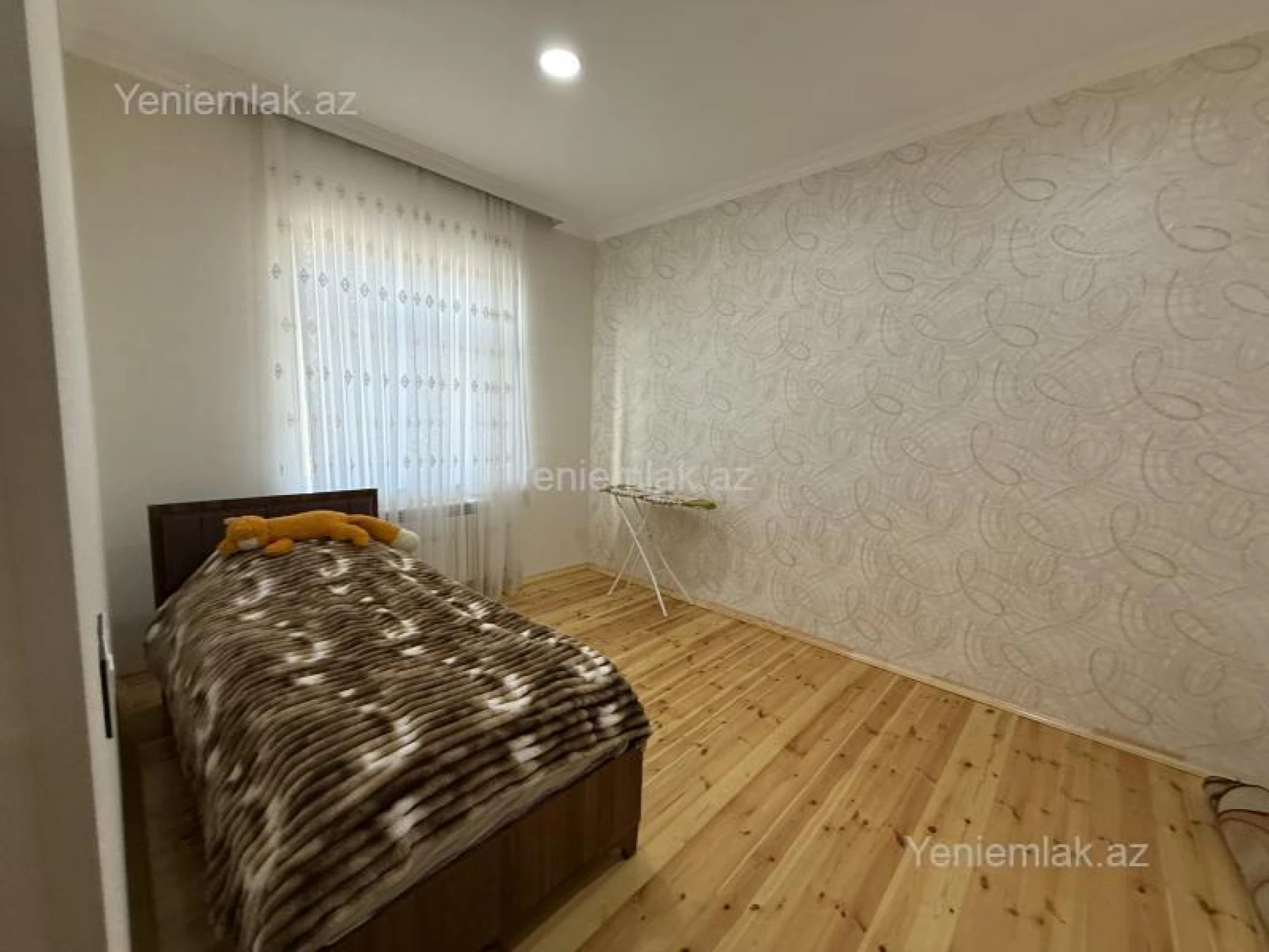 Satılır 6 otaqlı həyət evi 200 m²