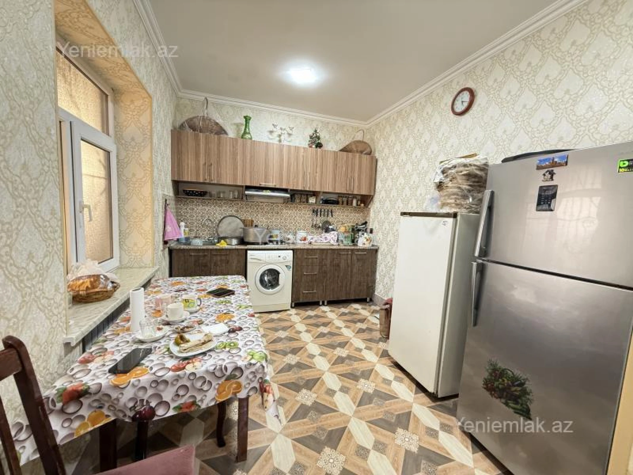 Satılır 6 otaqlı həyət evi 200 m²