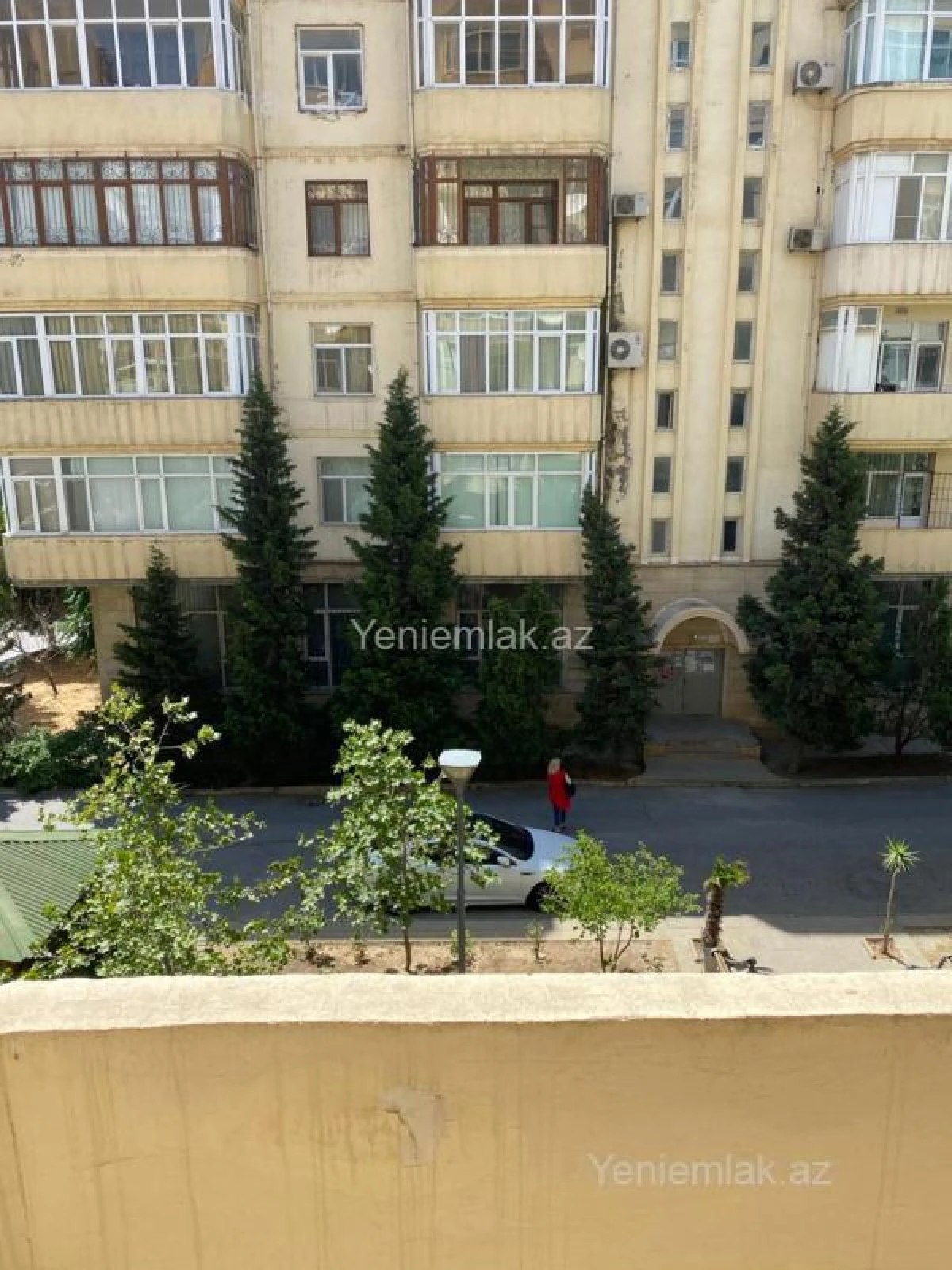 Satılır 3 otaqlı yeni tikili 145 m²