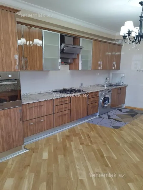 Satılır 3 otaqlı yeni tikili 125 m²