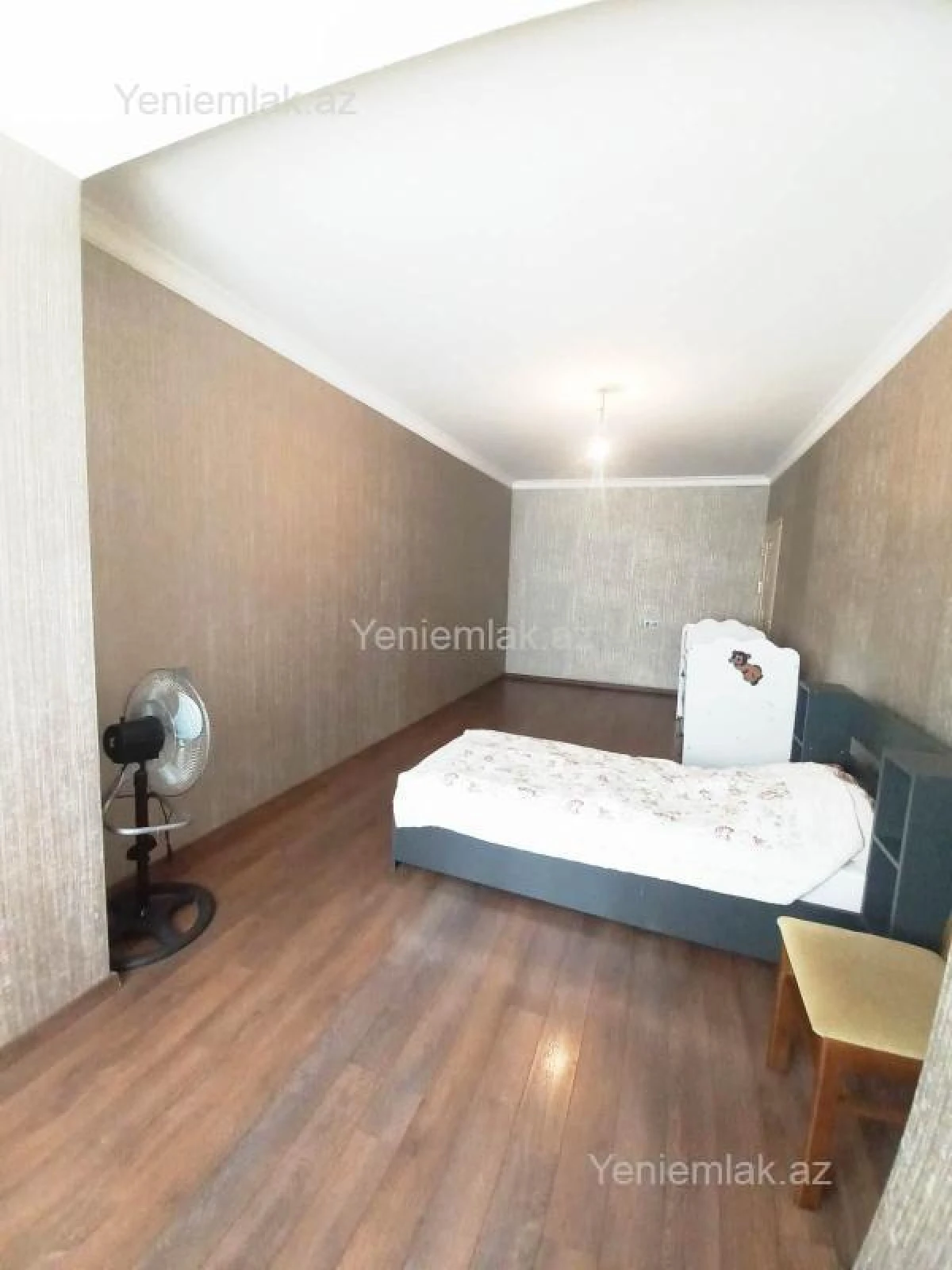 Satılır 4 otaqlı köhnə tikili 120 m²