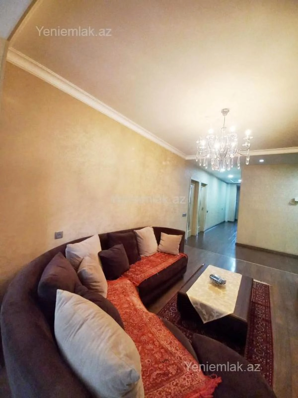 Satılır 4 otaqlı köhnə tikili 120 m²
