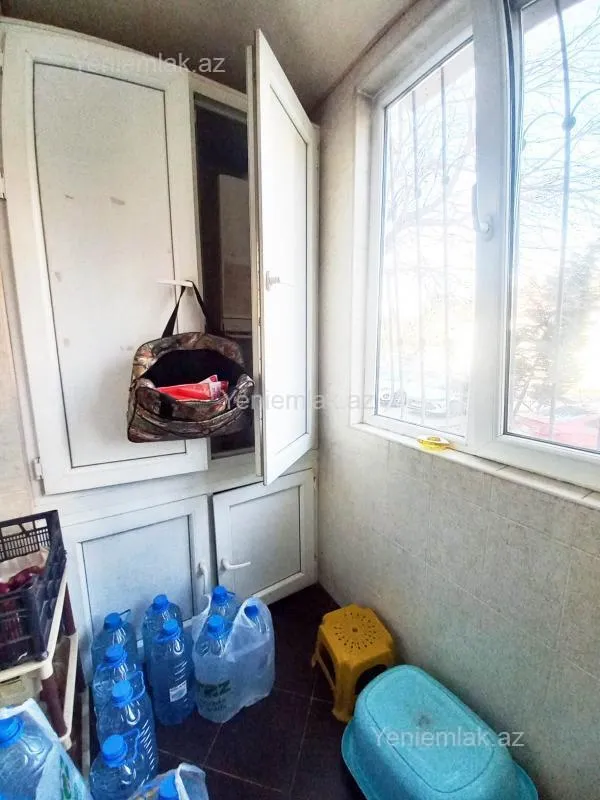 Satılır 4 otaqlı köhnə tikili 120 m²