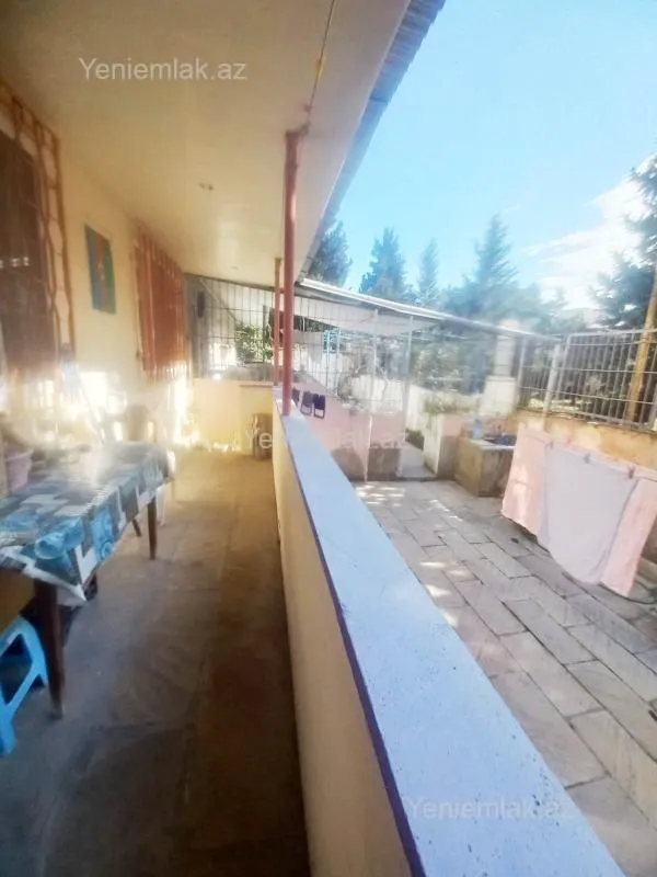 Satılır 4 otaqlı köhnə tikili 120 m²