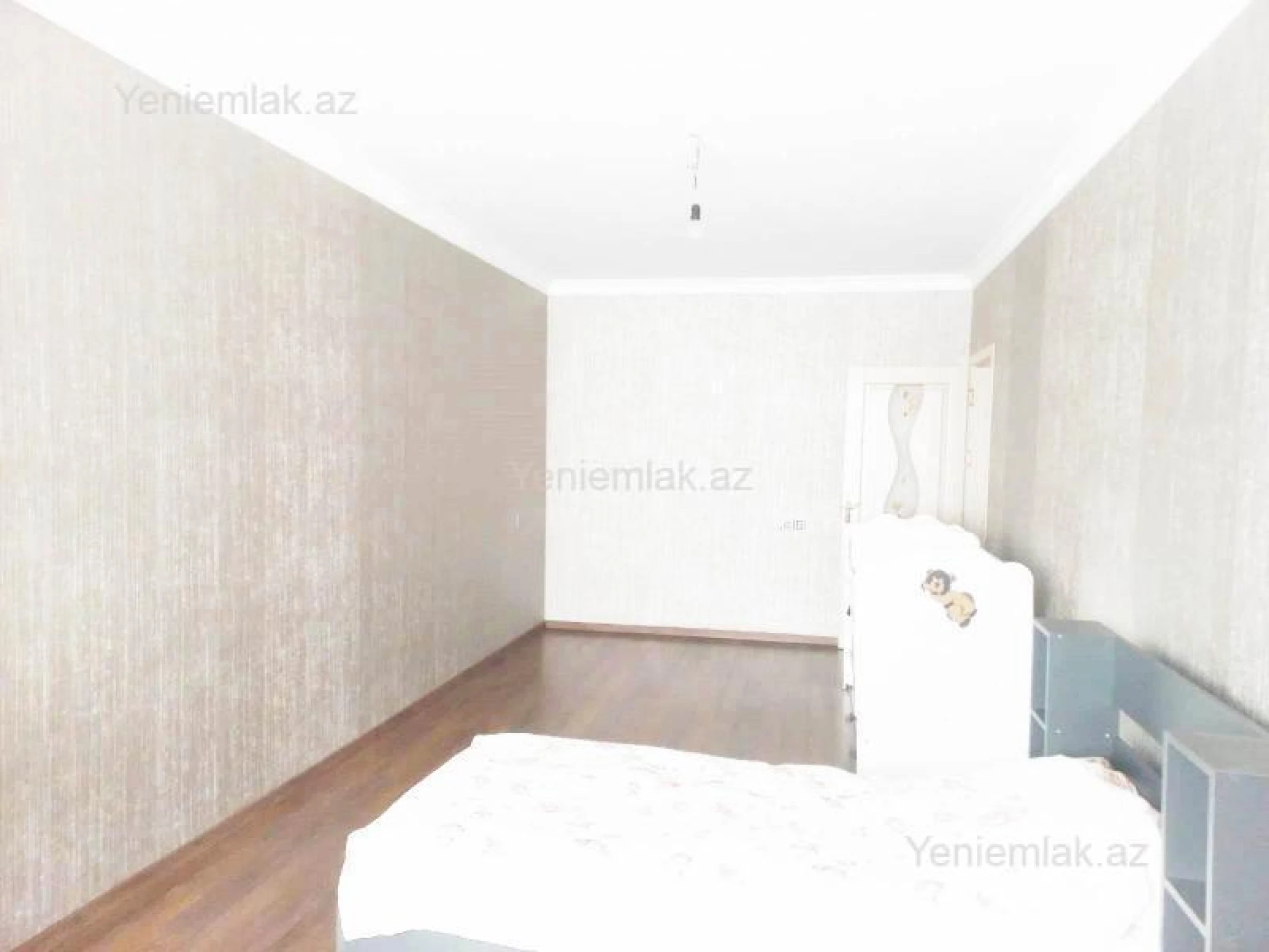 Satılır 4 otaqlı köhnə tikili 120 m²