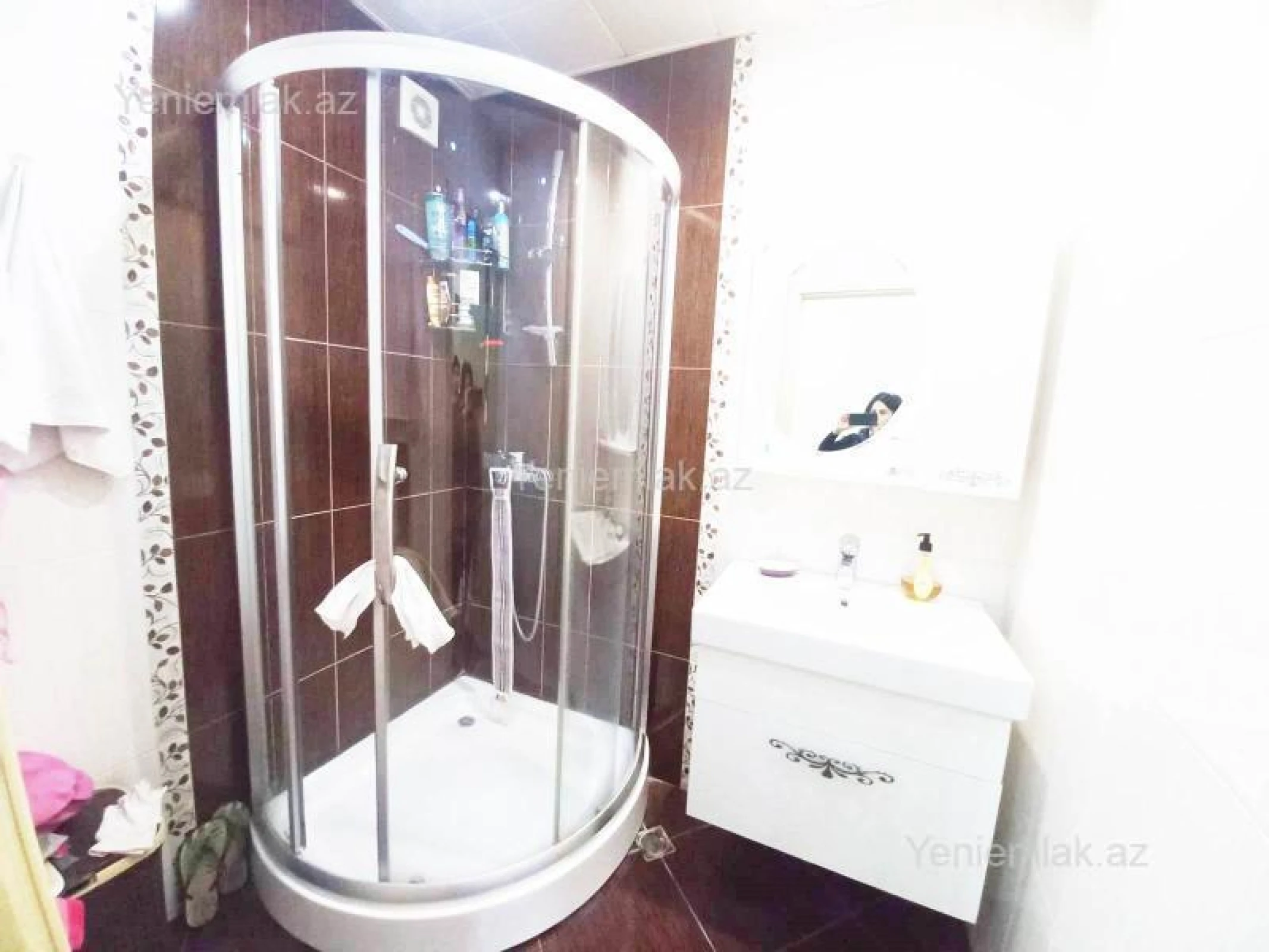 Satılır 4 otaqlı köhnə tikili 120 m²