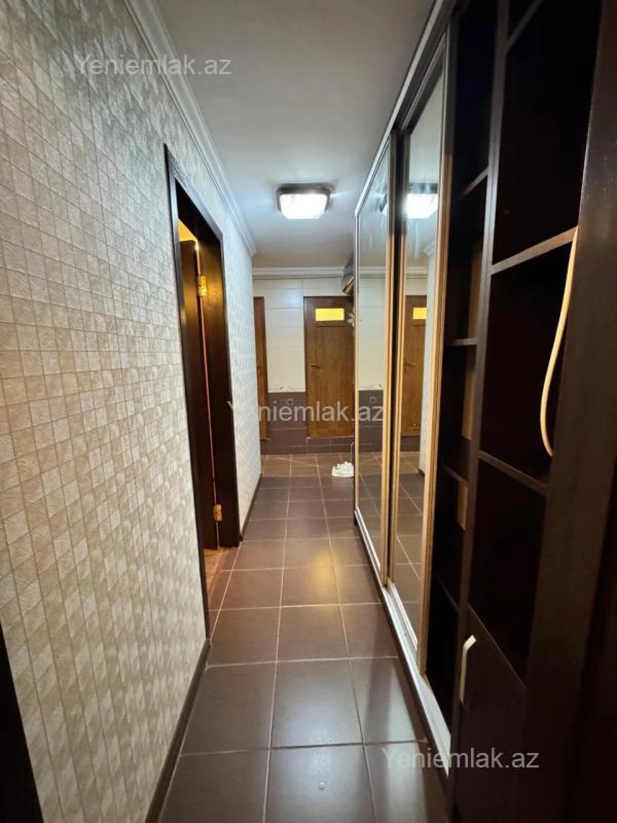 Satılır 2 otaqlı köhnə tikili 60 m²