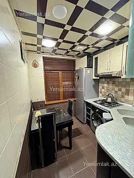 Satılır 2 otaqlı köhnə tikili 60 m²