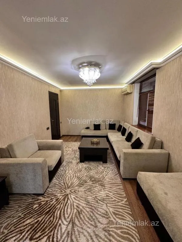Satılır 2 otaqlı köhnə tikili 60 m²